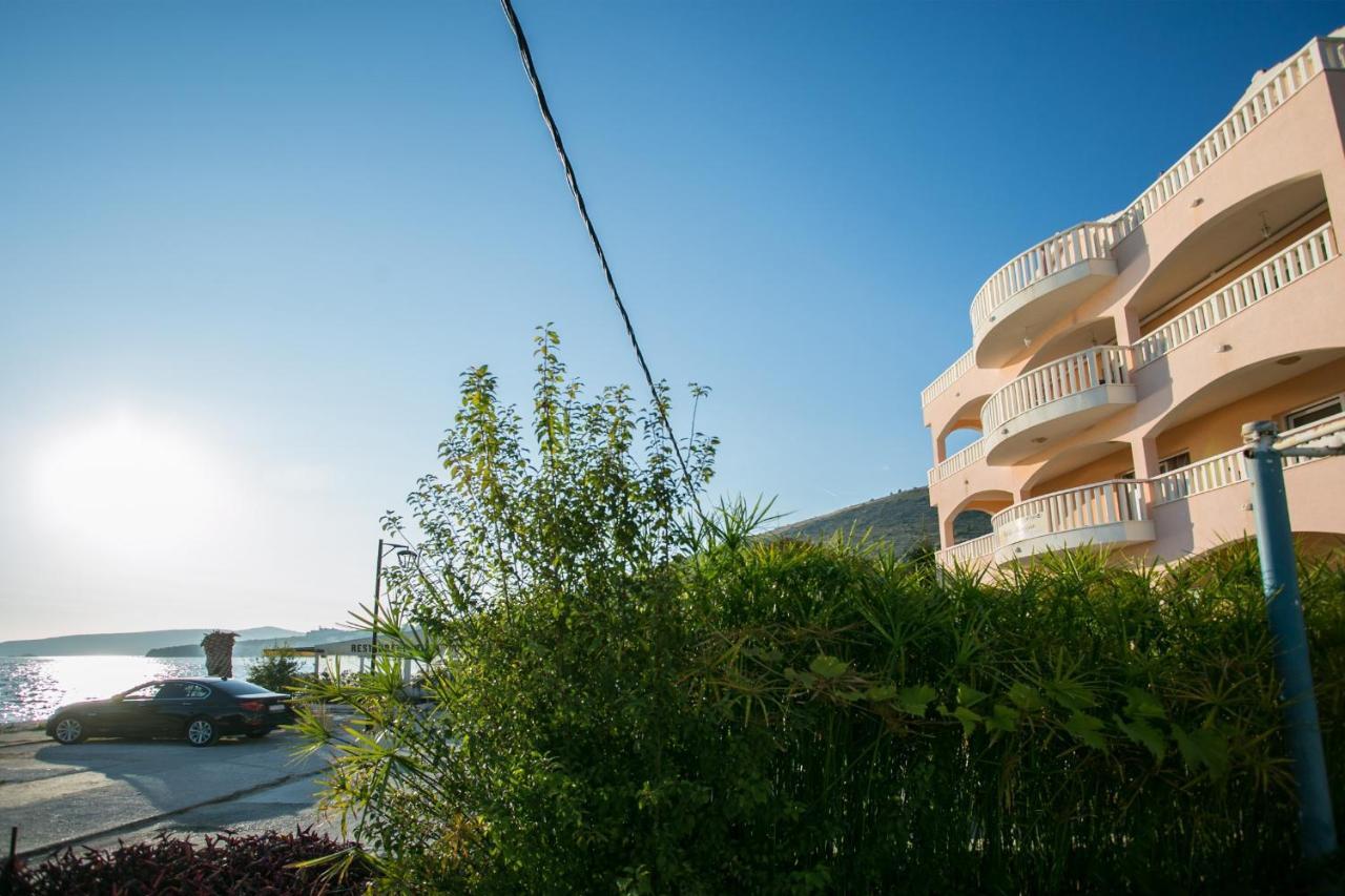 Kaja - Right Next To The Beach Trogir Exteriör bild