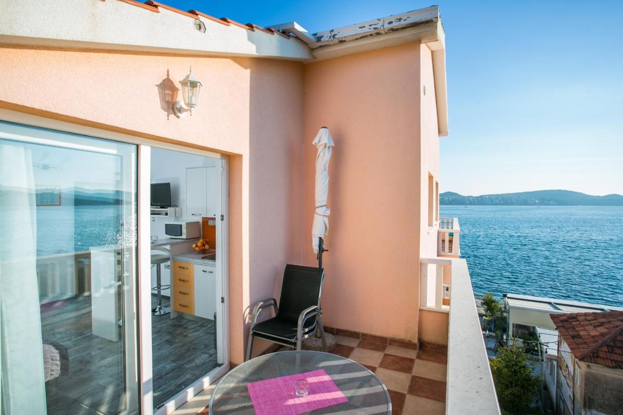 Kaja - Right Next To The Beach Trogir Exteriör bild