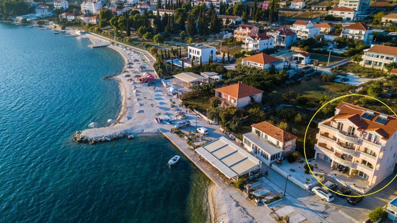 Kaja - Right Next To The Beach Trogir Exteriör bild