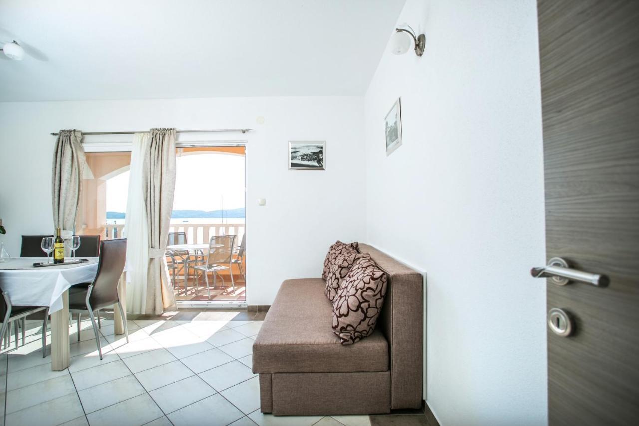 Kaja - Right Next To The Beach Trogir Exteriör bild
